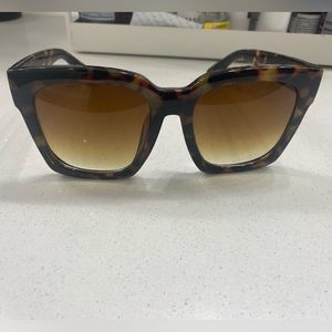 Cute, square tortoise shell sunglasses